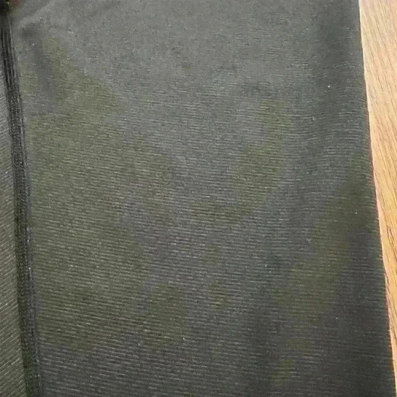 Lululemon Athletic Cropped Reversible Leggings 6 - Picture 6 of 6